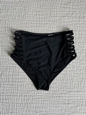 3 / $30 💘 y2k hollister black high-rise criss cross detail swimming bottoms